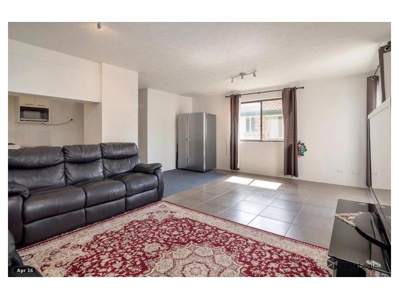 4/3 Ahern Street, Labrador QLD 4215