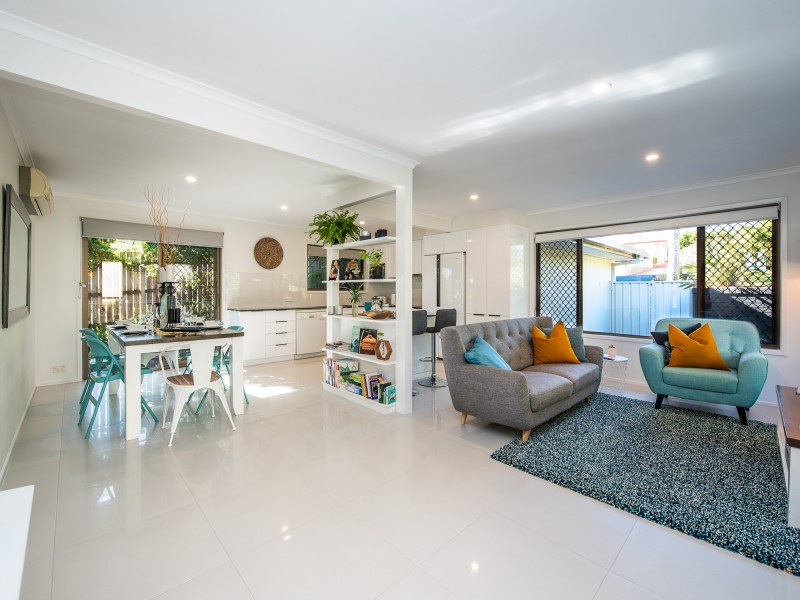 10 Lergessner Street, Biggera Waters QLD 4216