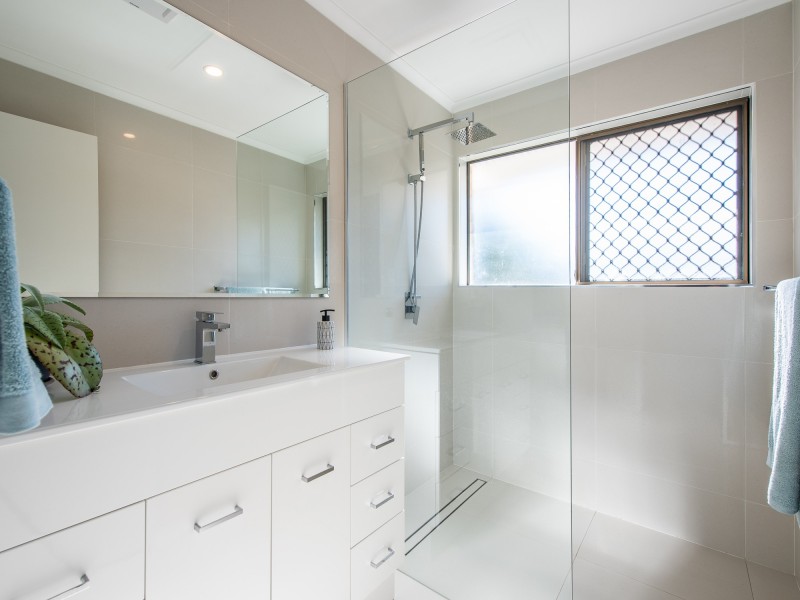 10 Lergessner Street, Biggera Waters QLD 4216
