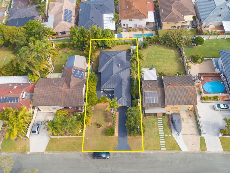10 Lergessner Street, Biggera Waters QLD 4216