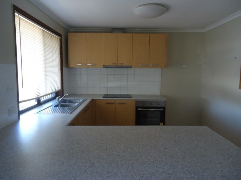 1/305 Government Road, Labrador QLD 4215