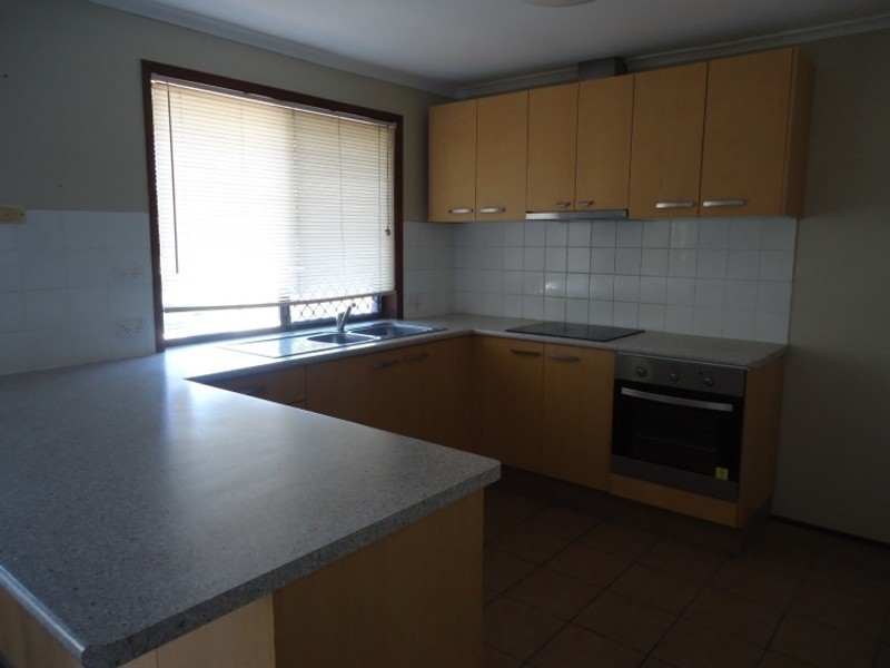 1/305 Government Road, Labrador QLD 4215
