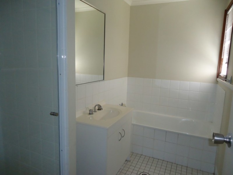 1/305 Government Road, Labrador QLD 4215