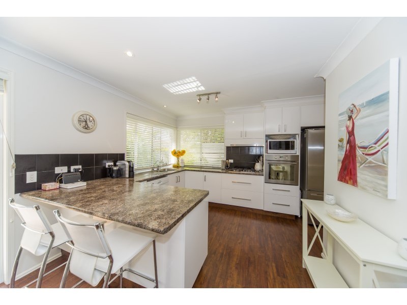 2/33 Nankeen Avenue, Paradise Point QLD 4216