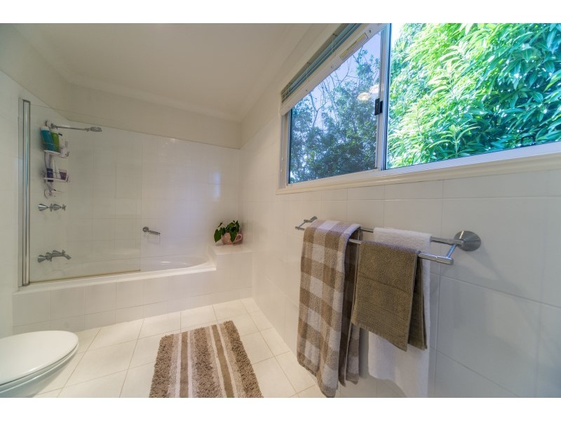 2/33 Nankeen Avenue, Paradise Point QLD 4216