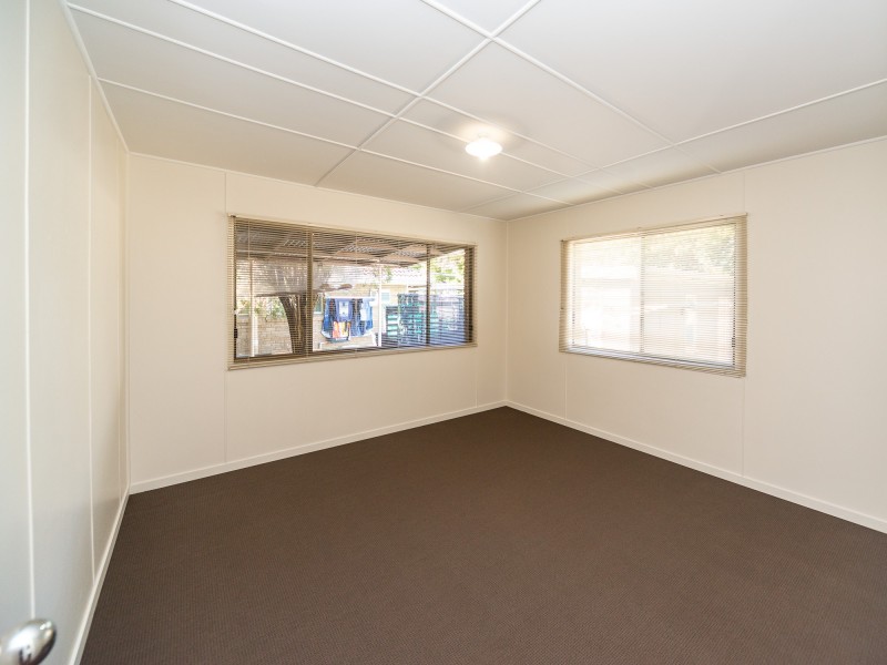 8 Rouen Avenue, Paradise Point QLD 4216