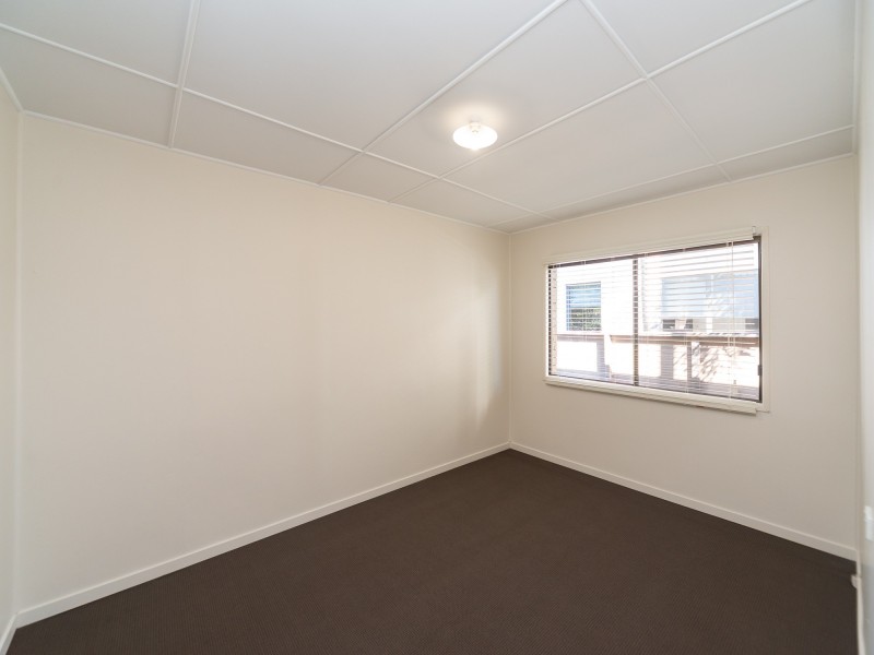 8 Rouen Avenue, Paradise Point QLD 4216
