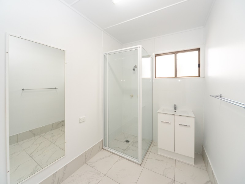 8 Rouen Avenue, Paradise Point QLD 4216