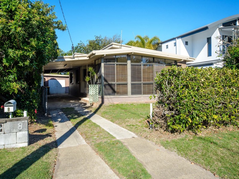 8 Rouen Avenue, Paradise Point QLD 4216