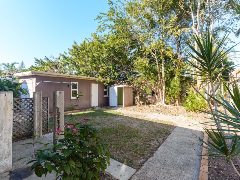 8 Rouen Avenue, Paradise Point QLD 4216