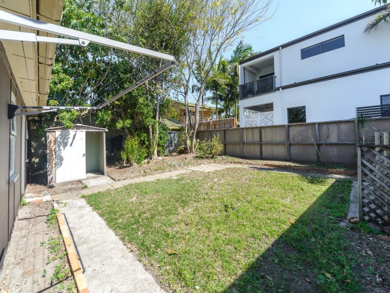 8 Rouen Avenue, Paradise Point QLD 4216