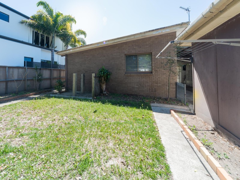 8 Rouen Avenue, Paradise Point QLD 4216