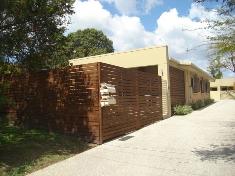 1/98 Imperial Parade, Labrador QLD 4215