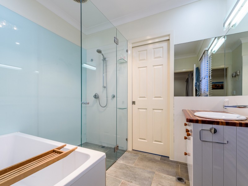 57 Annerley Avenue, Runaway Bay QLD 4216