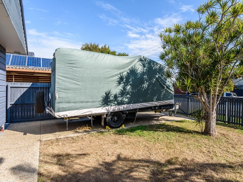 57 Annerley Avenue, Runaway Bay QLD 4216