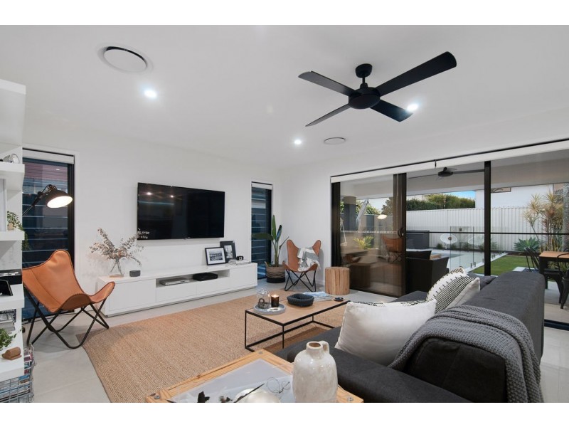 29 Shoveller Avenue, Paradise Point QLD 4216