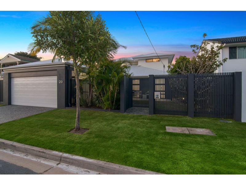 29 Shoveller Avenue, Paradise Point QLD 4216