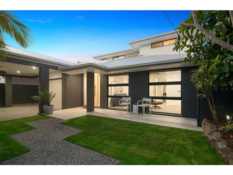 29 Shoveller Avenue, Paradise Point QLD 4216