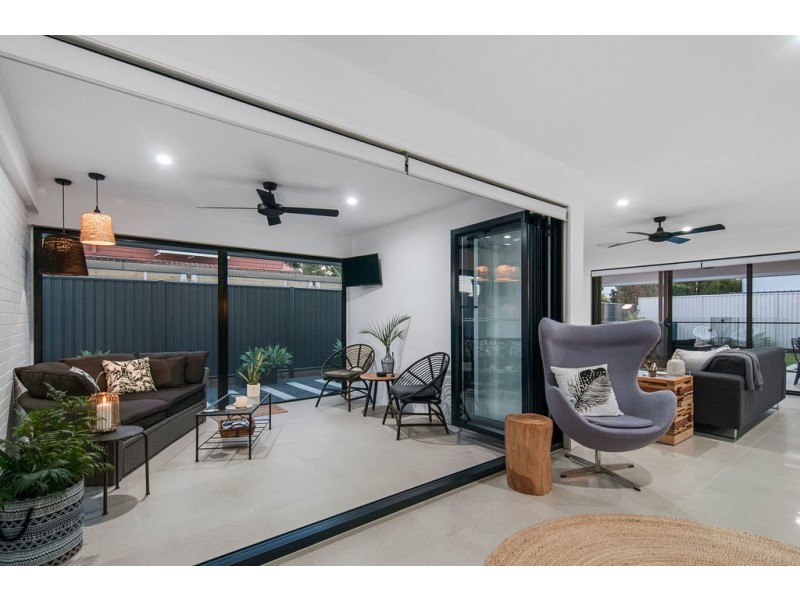 29 Shoveller Avenue, Paradise Point QLD 4216