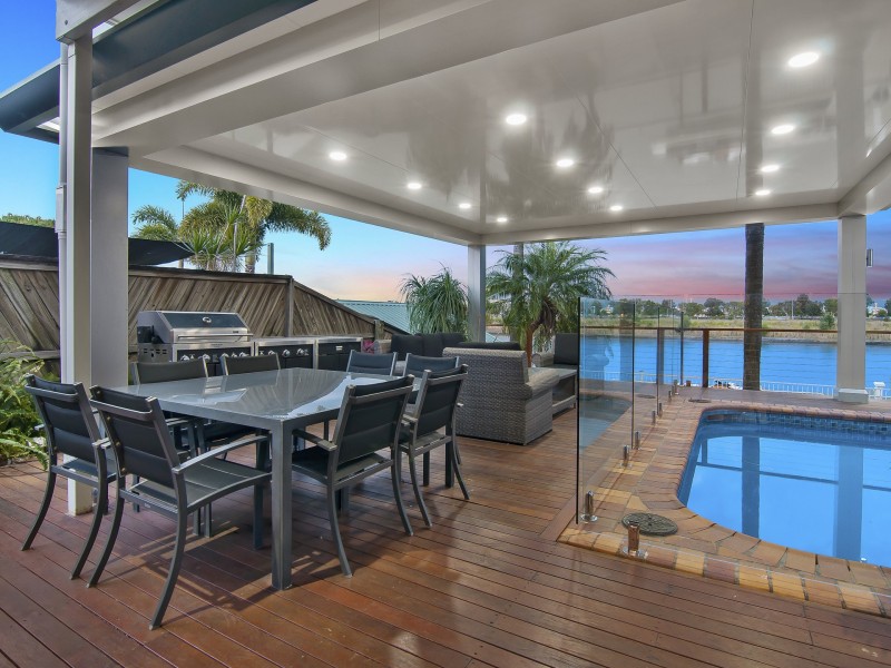 8 Anchorage Way, Biggera Waters QLD 4216