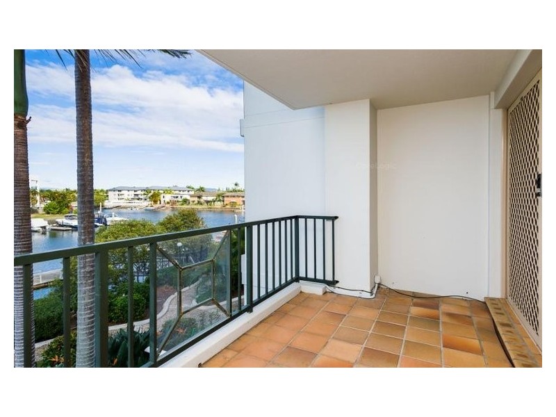 9/14-18 Jennifer Avenue, Runaway Bay QLD 4216