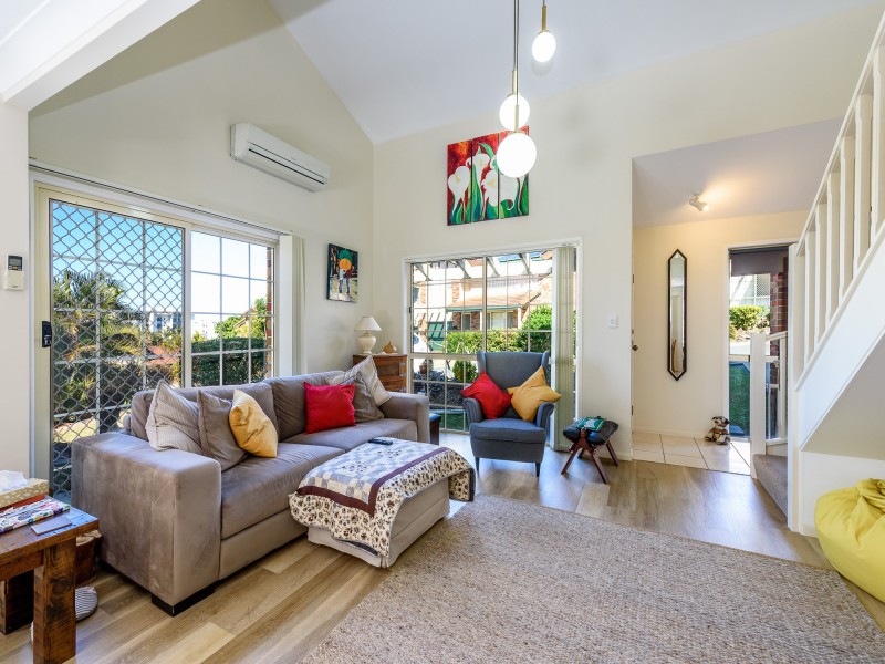 27/2 Doyalson Place, Helensvale QLD 4212