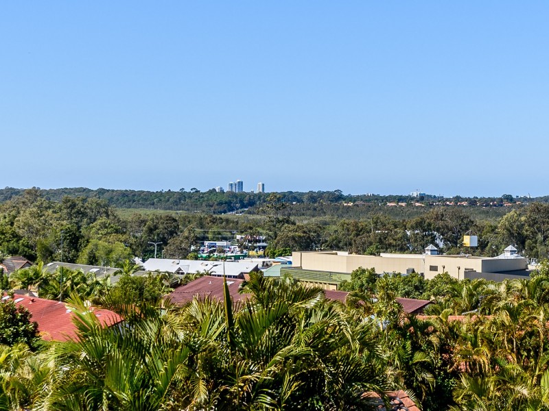 27/2 Doyalson Place, Helensvale QLD 4212