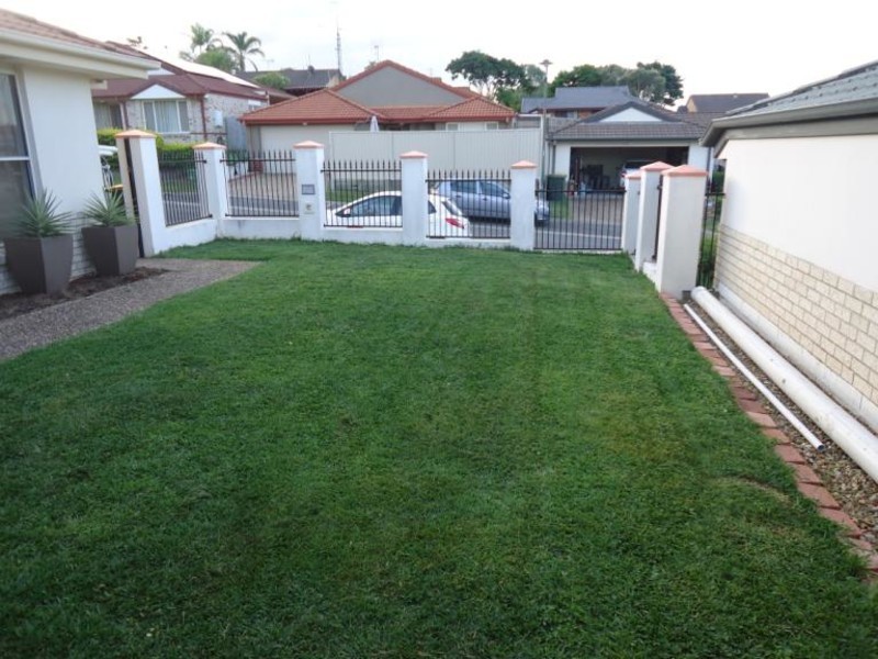 8 Red Ash Court, Merrimac QLD 4226