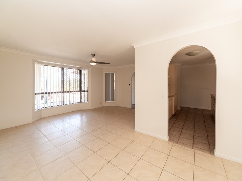 4 Footscray Court, Arundel QLD 4214