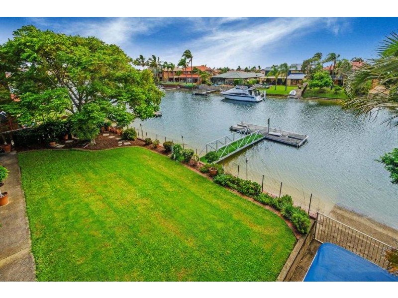 37 Tradewinds Avenue, Paradise Point QLD 4216