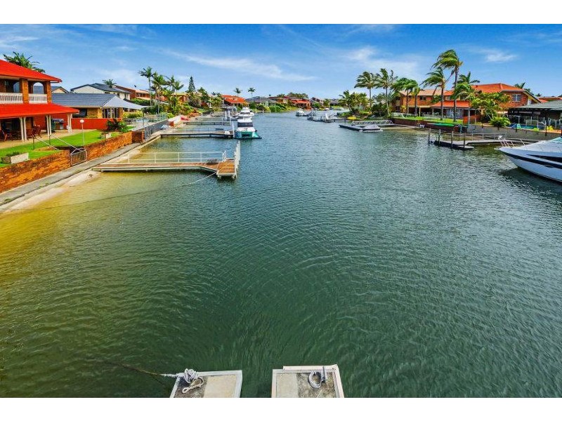 37 Tradewinds Avenue, Paradise Point QLD 4216