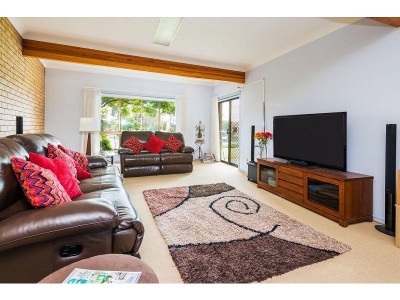 37 Tradewinds Avenue, Paradise Point QLD 4216