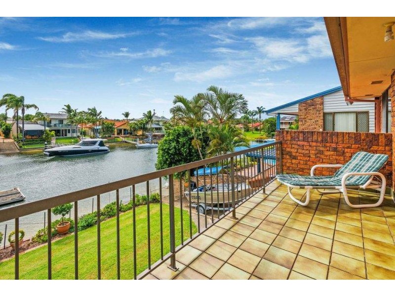 37 Tradewinds Avenue, Paradise Point QLD 4216