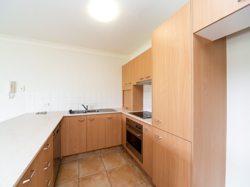 11/4 Oleander Avenue, Biggera Waters QLD 4216