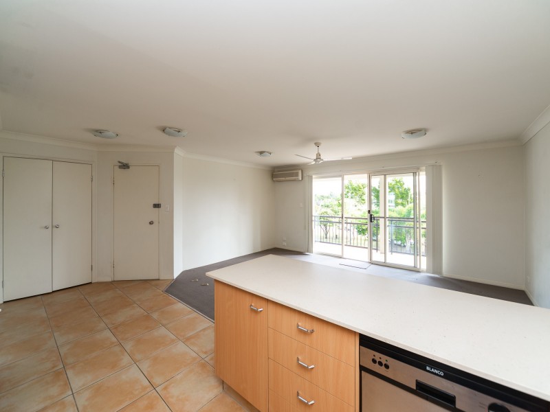 11/4 Oleander Avenue, Biggera Waters QLD 4216