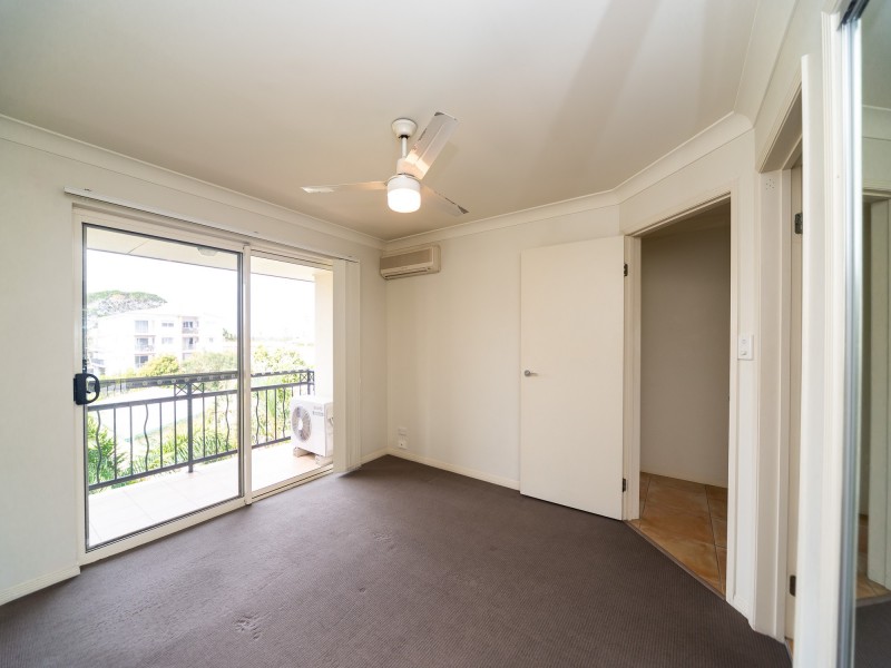 11/4 Oleander Avenue, Biggera Waters QLD 4216