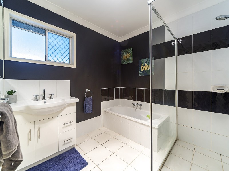 40 Morala Avenue, Runaway Bay QLD 4216