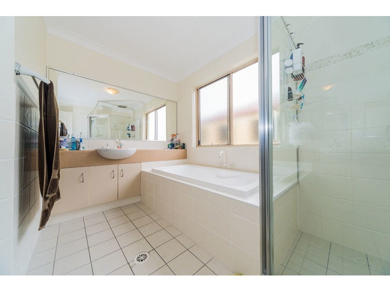 79 Tee Trees Boulevard, Arundel QLD 4214