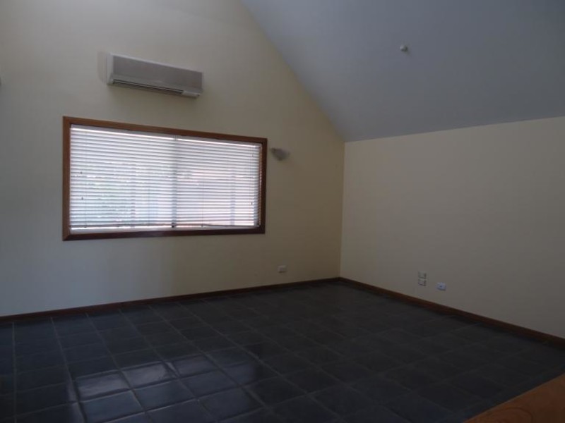 4 Clematis Avenue, Hollywell QLD 4216
