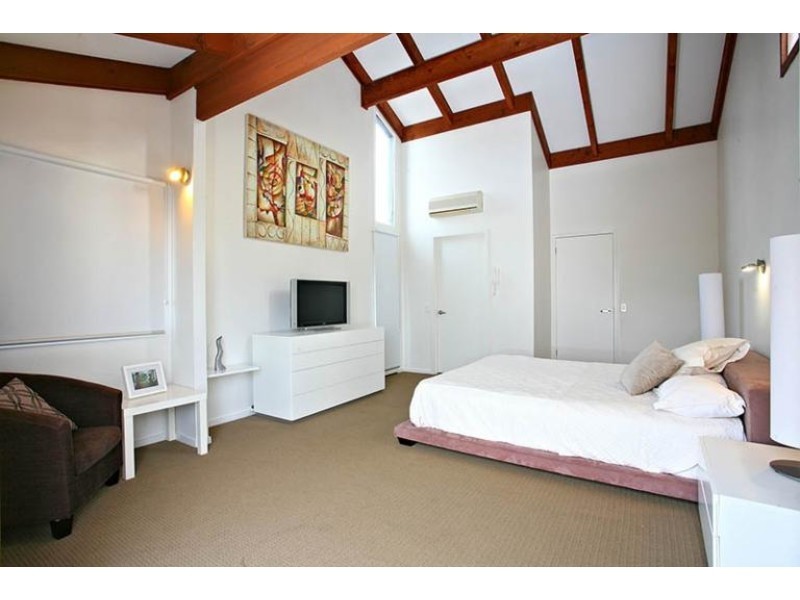 7 Samarai Avenue, Runaway Bay QLD 4216