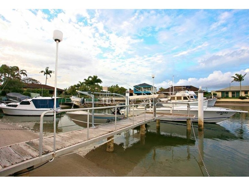 7 Samarai Avenue, Runaway Bay QLD 4216