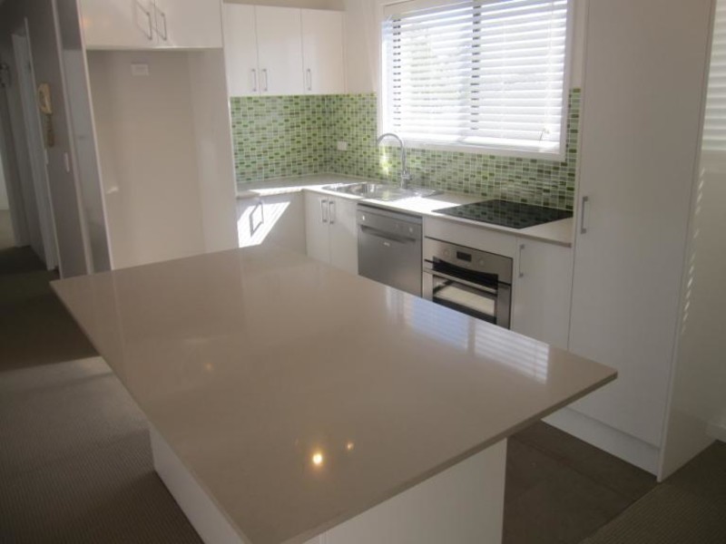 8/29 Ahern Street, Labrador QLD 4215