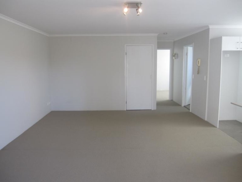 8/29 Ahern Street, Labrador QLD 4215