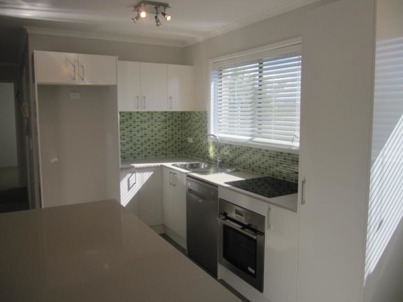 8/29 Ahern Street, Labrador QLD 4215