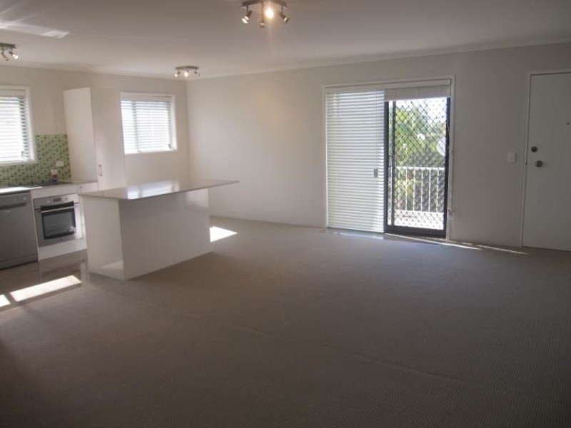 8/29 Ahern Street, Labrador QLD 4215