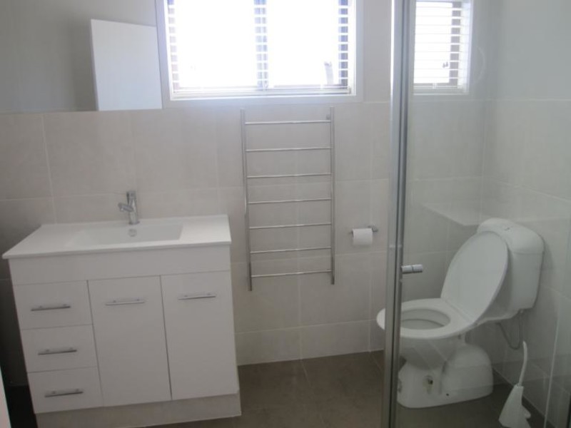 8/29 Ahern Street, Labrador QLD 4215