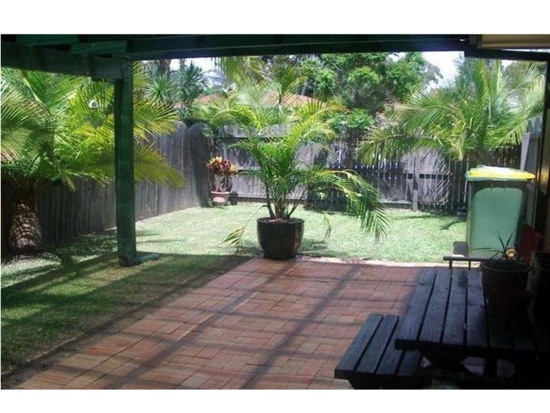 1/49 Morinda Way, Labrador QLD 4215