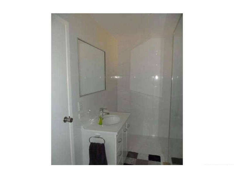 1/49 Morinda Way, Labrador QLD 4215