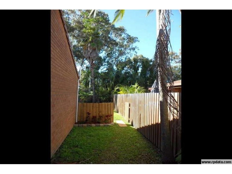 1/49 Morinda Way, Labrador QLD 4215