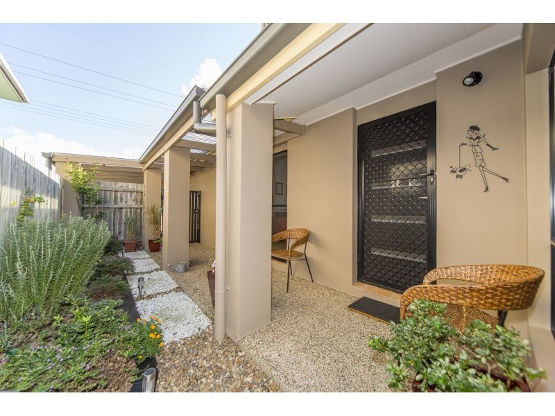 2/25 Ashbourne Terrace, Biggera Waters QLD 4216
